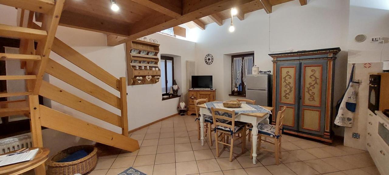 Loft Della Perpetua Di Casa Bernardi, Fuga Romantica Petfriendly Montagnaga  Bagian luar foto