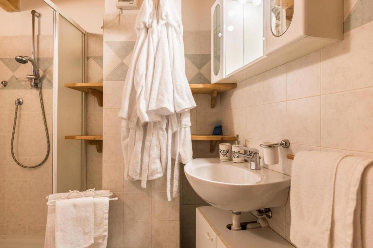 Loft Della Perpetua Di Casa Bernardi, Fuga Romantica Petfriendly Montagnaga  Bagian luar foto