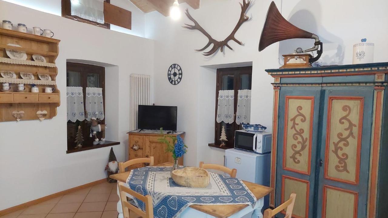 Loft Della Perpetua Di Casa Bernardi, Fuga Romantica Petfriendly Montagnaga  Bagian luar foto